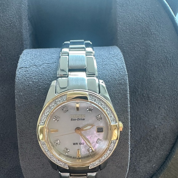 Citizen Eco-Drive Two-Tone Watch. Brand new. Never worn - Picture 2 of 4